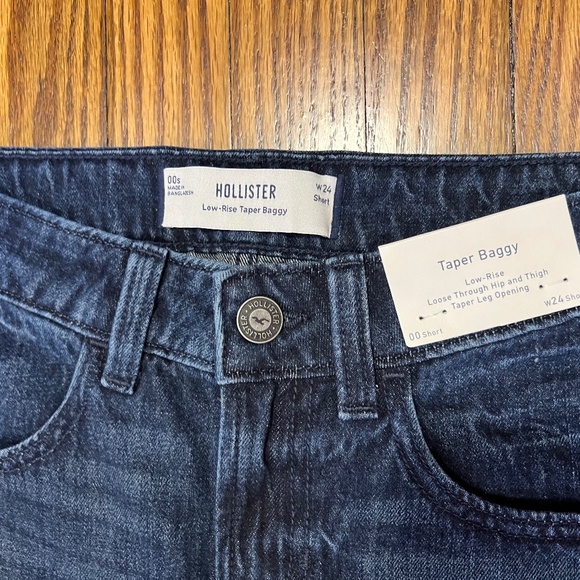 NWT Hollister Tapered Baggy Jeans 24short - Picture 3 of 3
